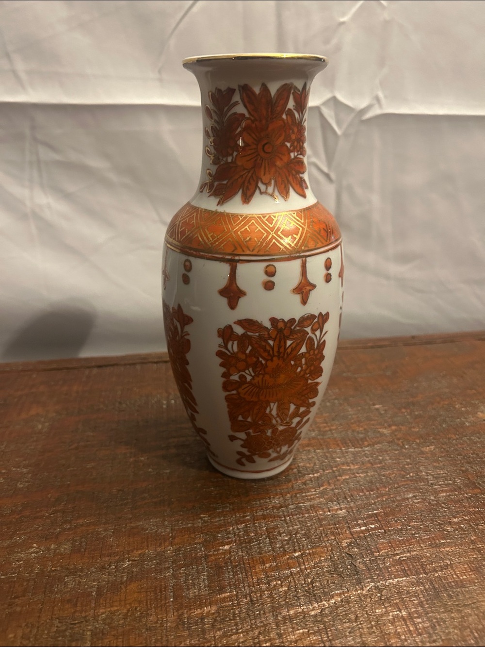 Yi Lin collectible vase